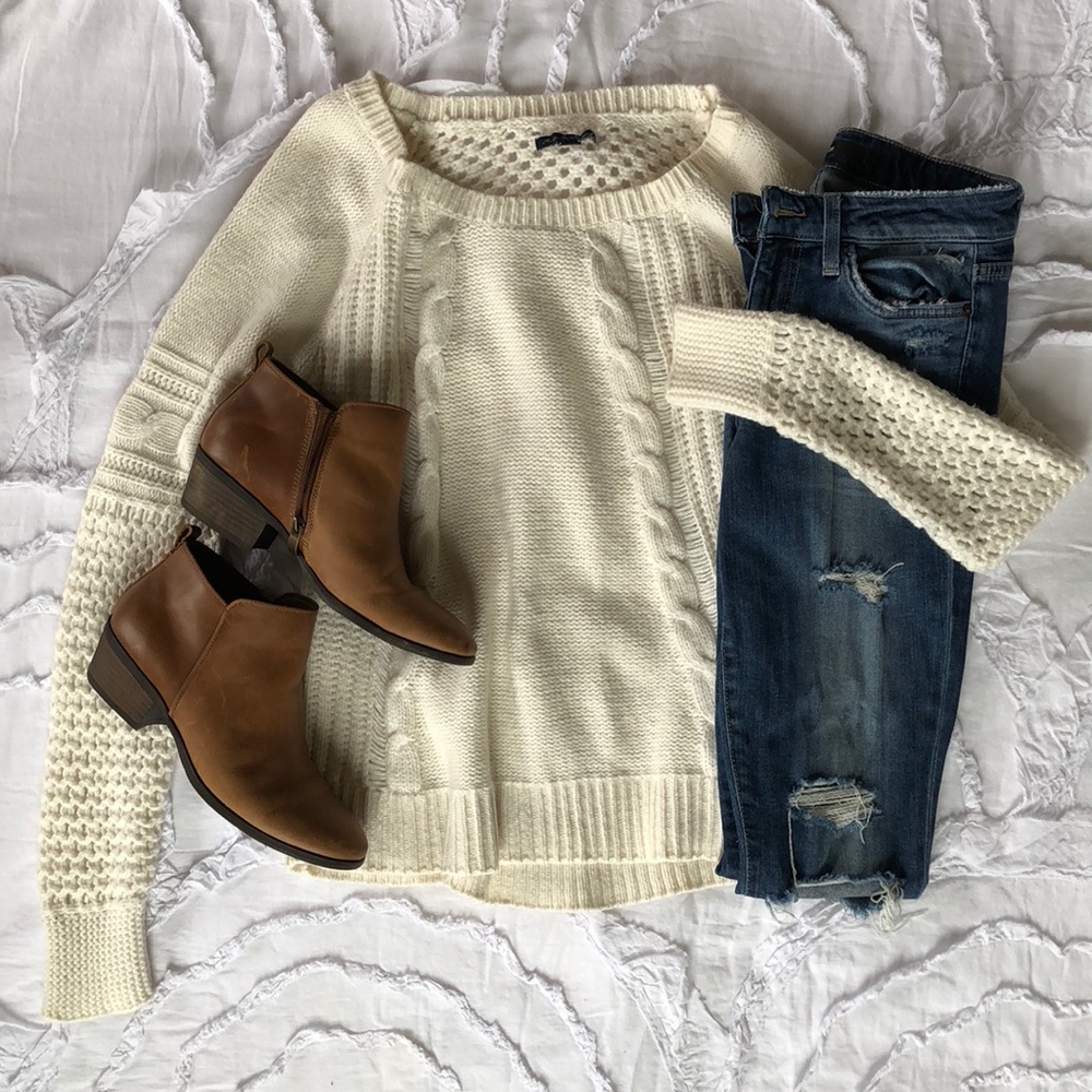 American Eagle Sweater